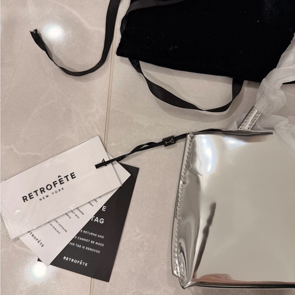 SOLD OUT ONLINE RETROFETE PURSE. Brand new with tag!! - Picture 16 of 16